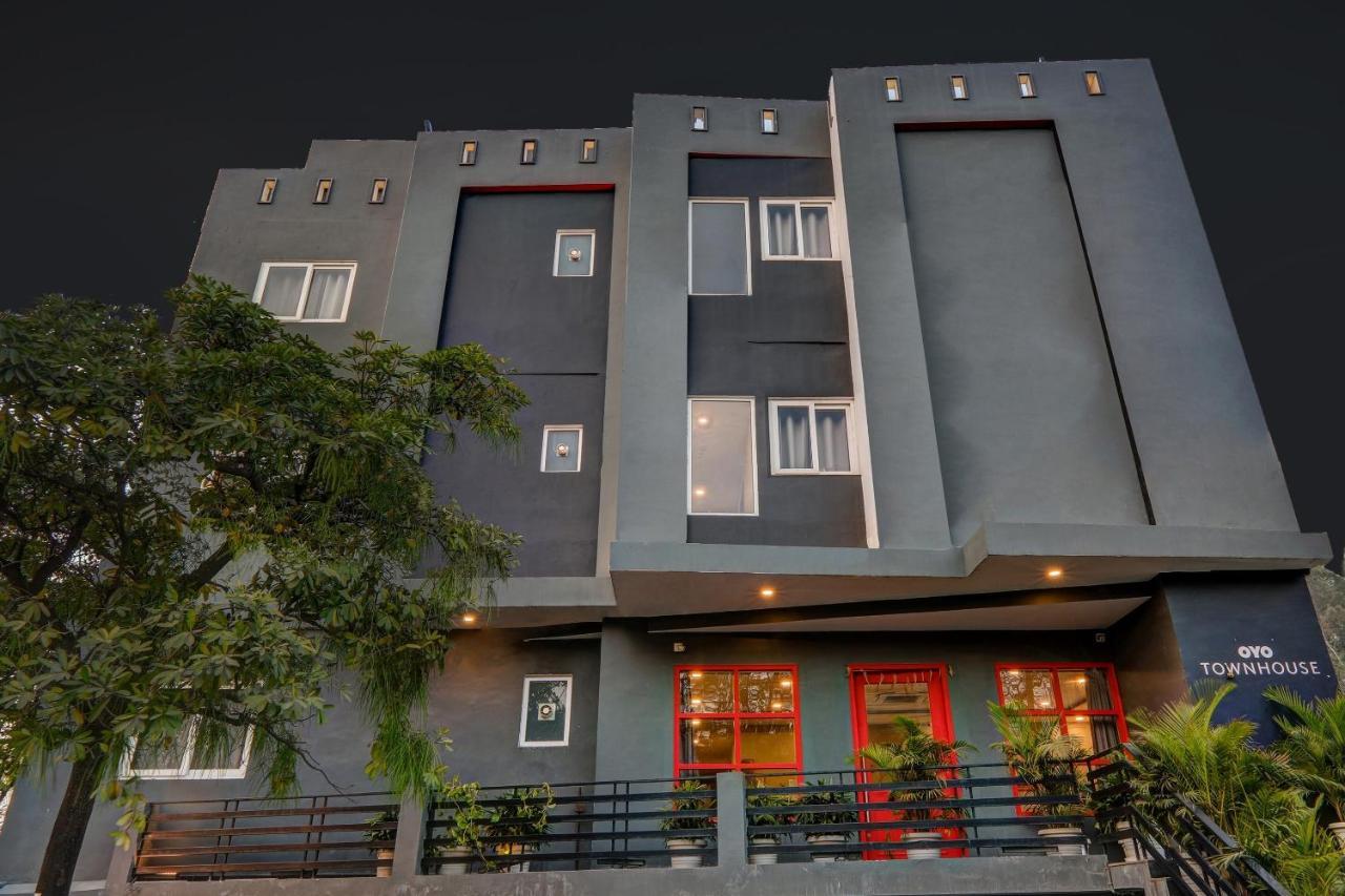 Super Townhouse 139 Ashiyana Smriti Upvan Near Emerald Mall Lucknow Bijnaur エクステリア 写真